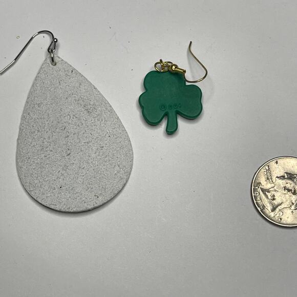miss-matched St. Patrick's Day Patricks dangle earrings costume jewelry - Picture 4 of 6